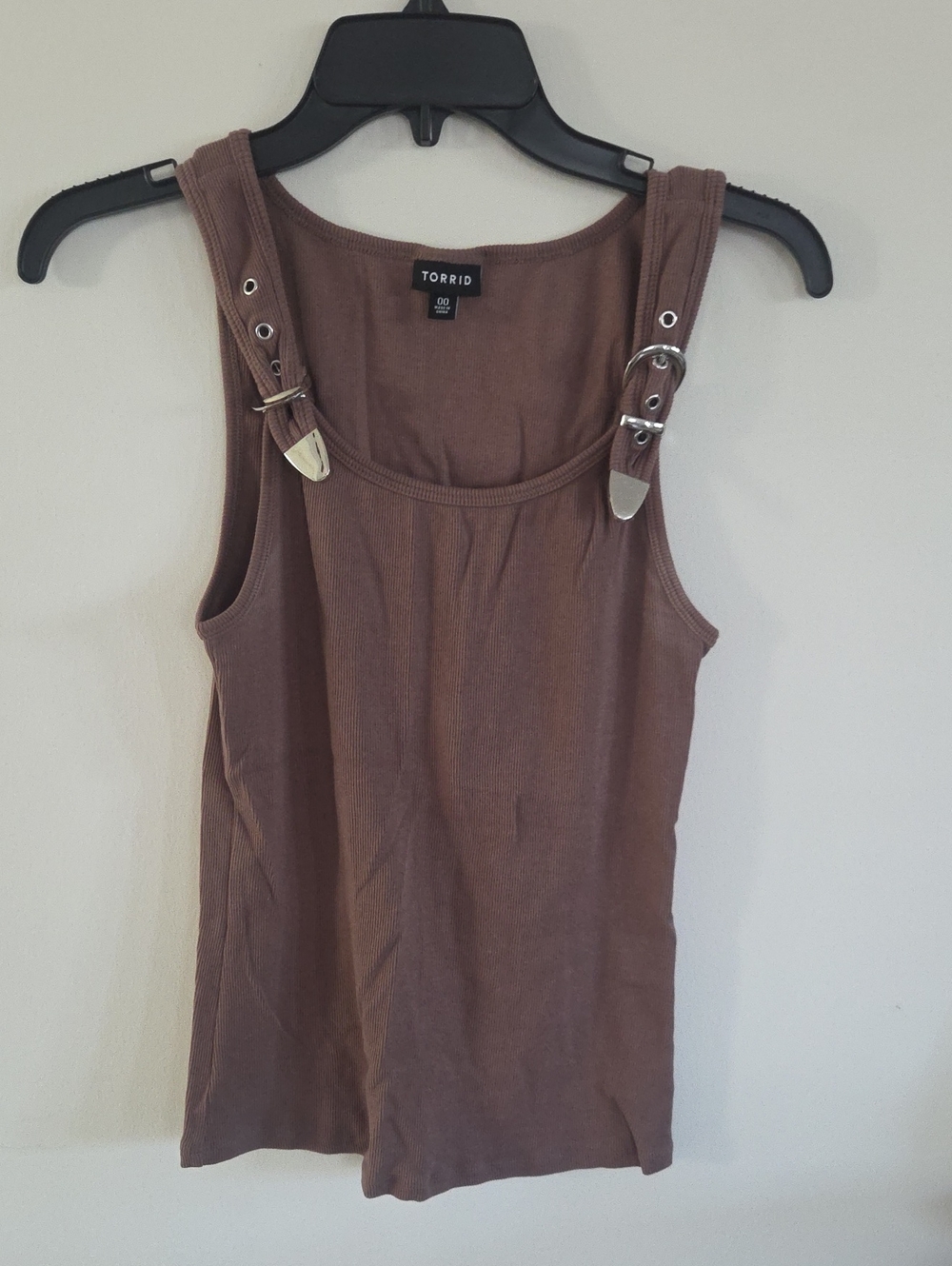 torrid brown ribbed tank with buckle straps